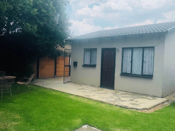 2 Bedroom House for Sale in Delmore Park, Boksburg